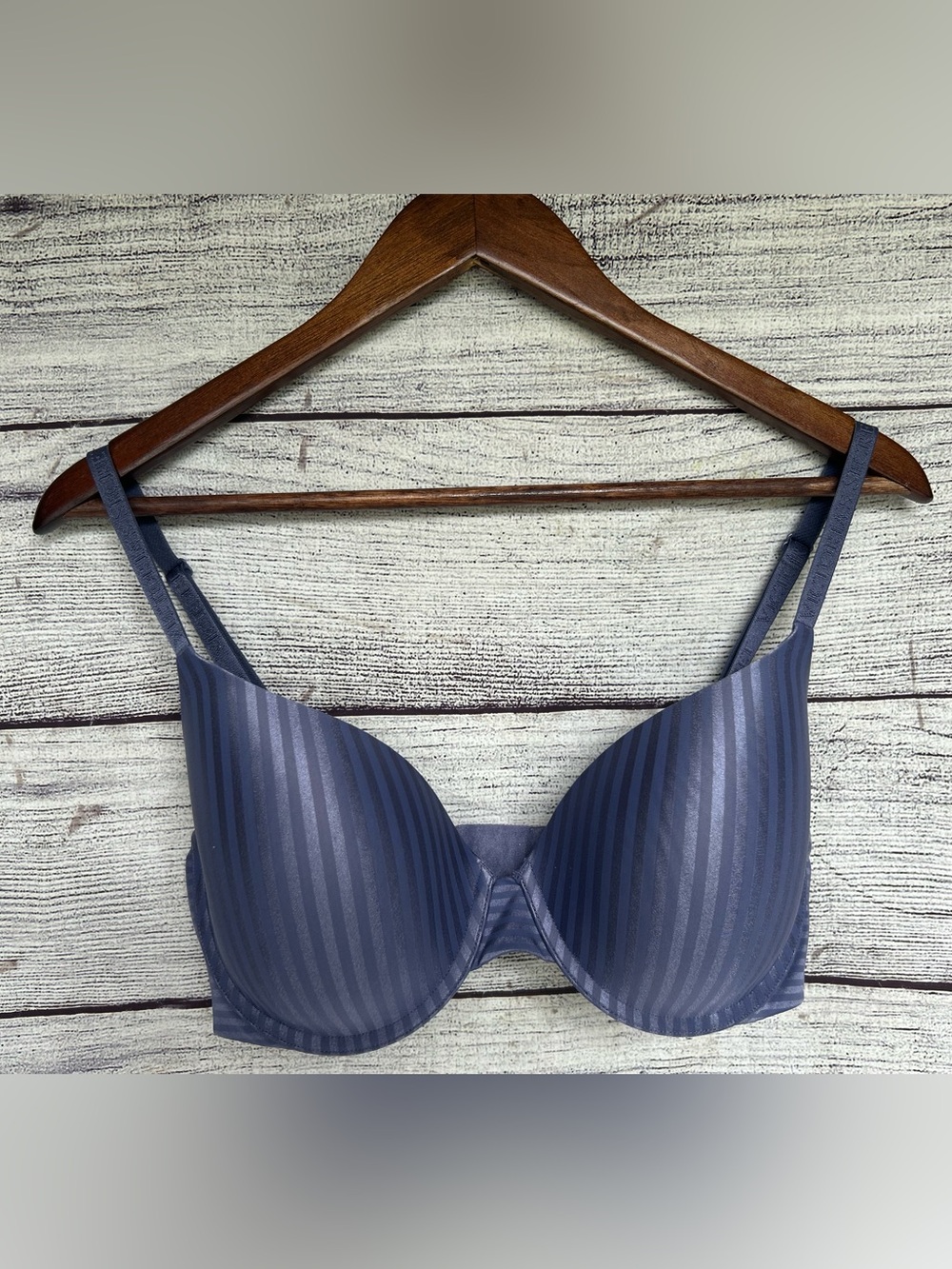 Victoria’s Secret push-up bra blue satin stripes size 32DDD